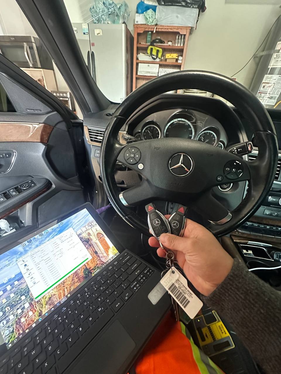 Happy automotive key specialist
